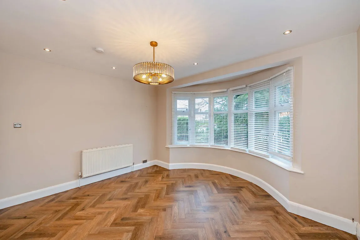 West End Court, Pinner, HA5, photo 2