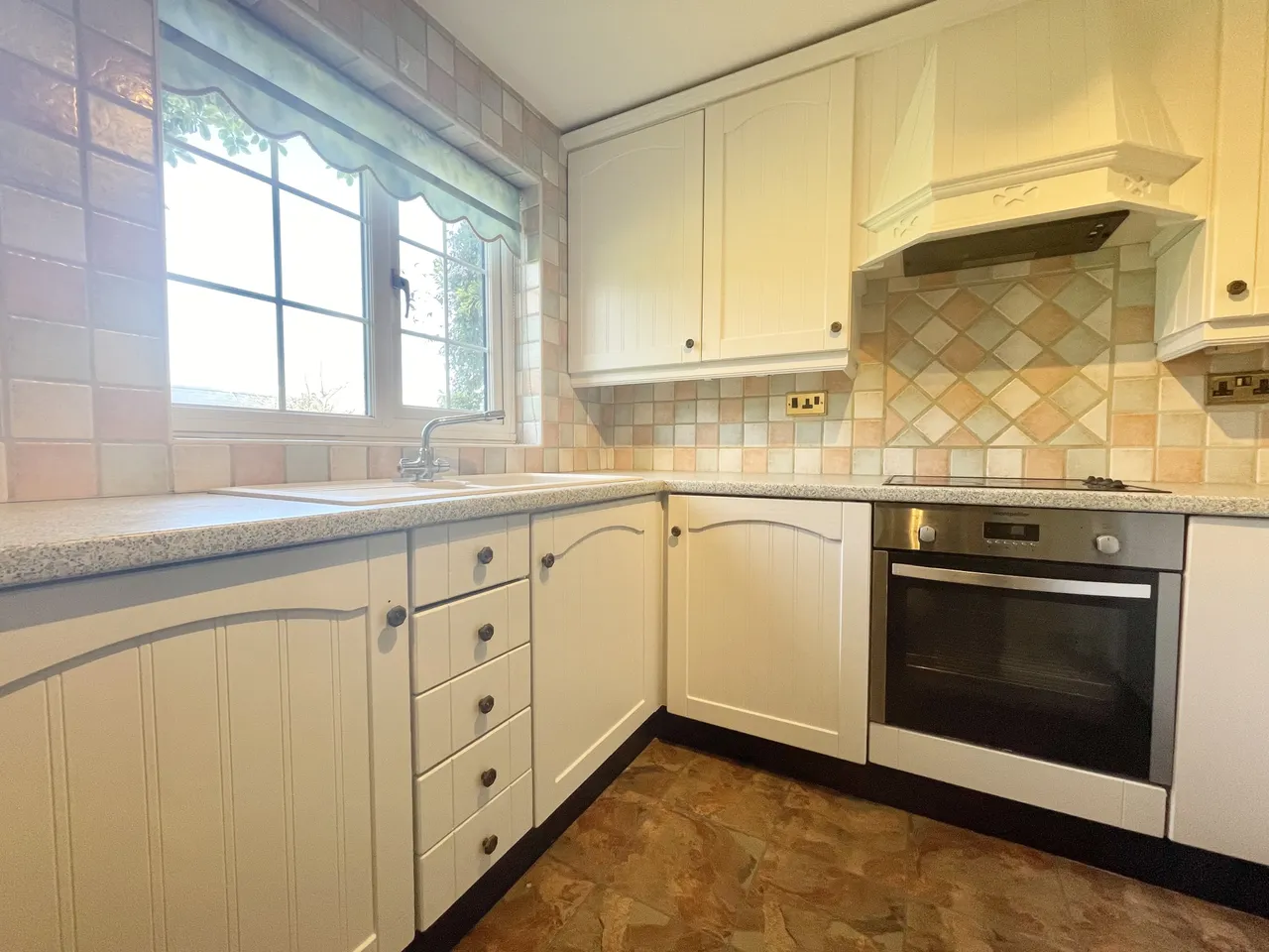 Ringinglow Road, Sheffield, S11 7PP, photo 3