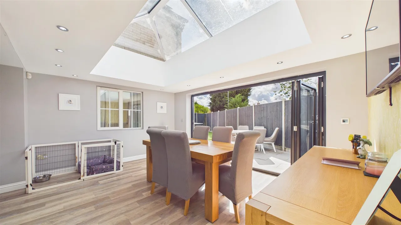 Wisbech Road, Thorney, photo 6