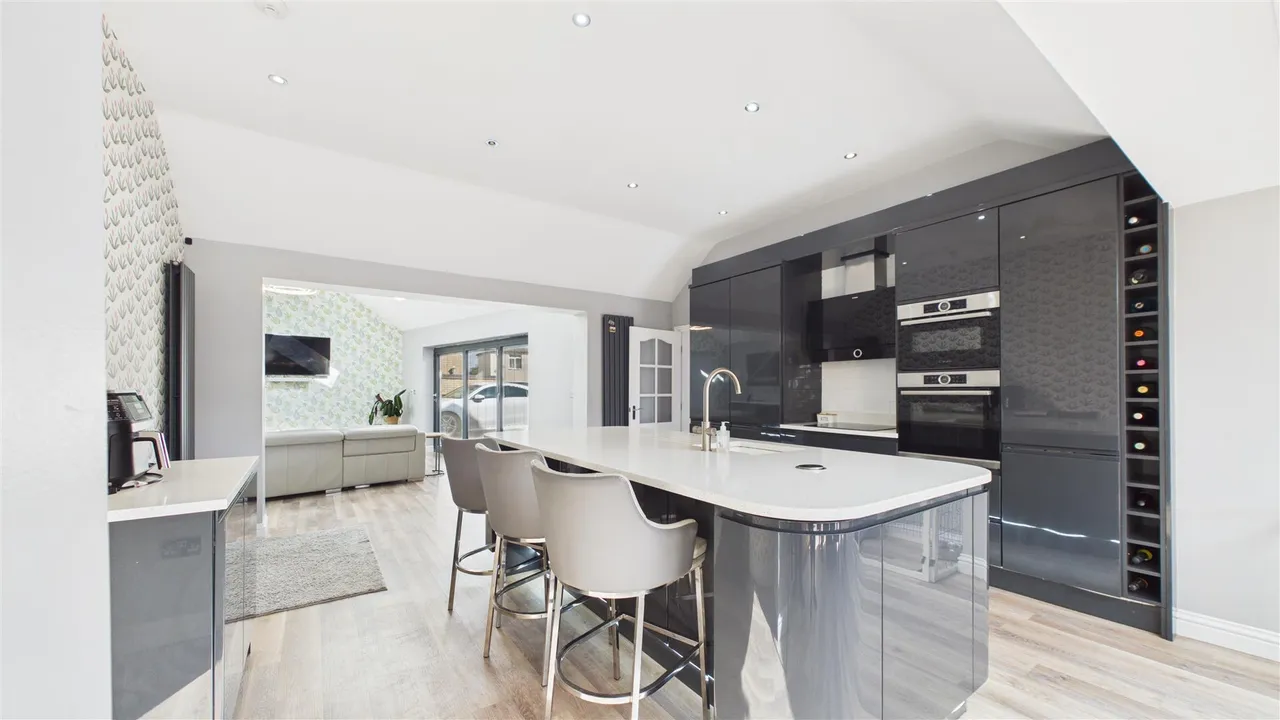 Wisbech Road, Thorney, photo 8