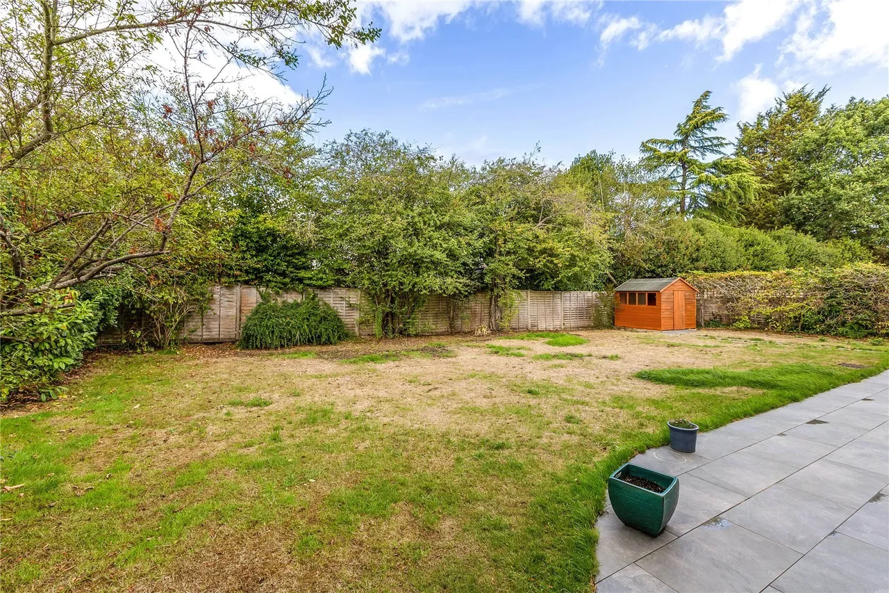 Conifers, Weybridge, Surrey, KT13, photo 11