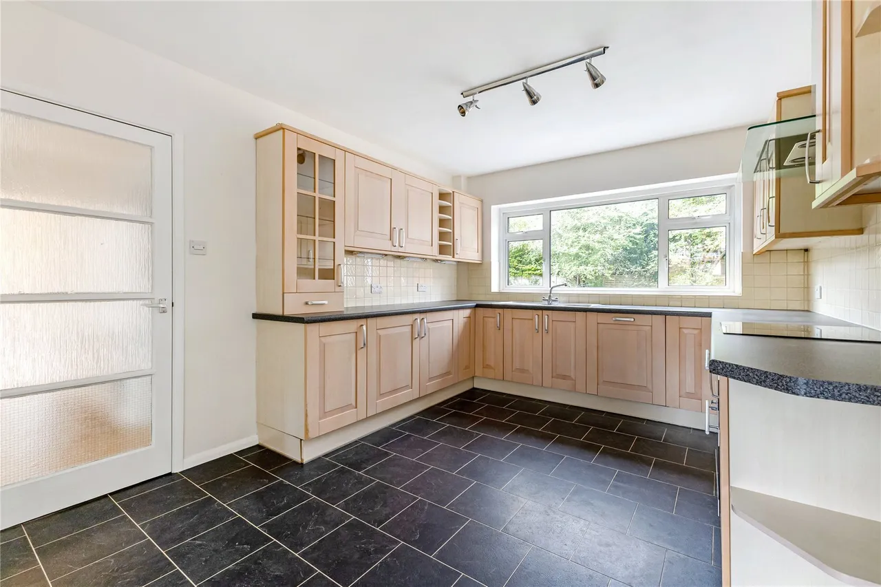 Conifers, Weybridge, Surrey, KT13, photo 12