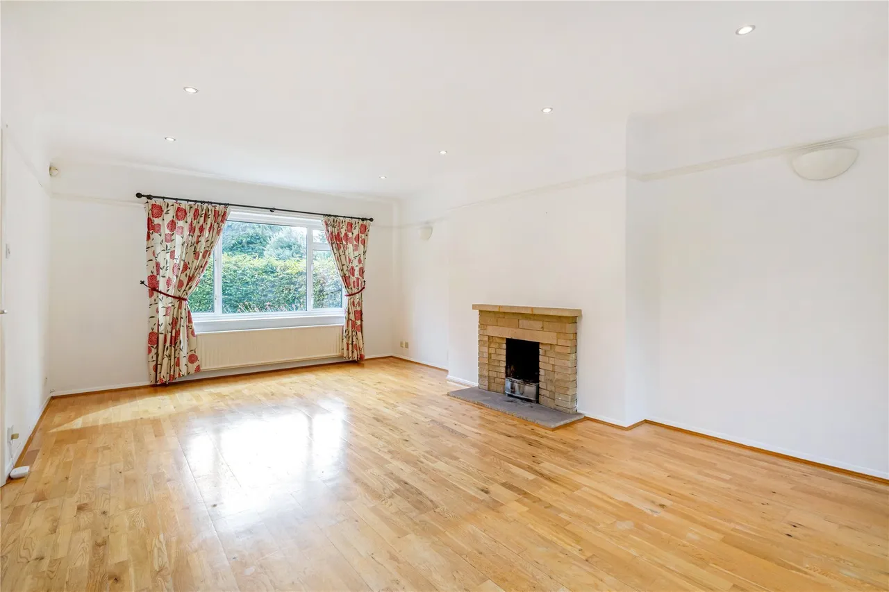 Conifers, Weybridge, Surrey, KT13, photo 3