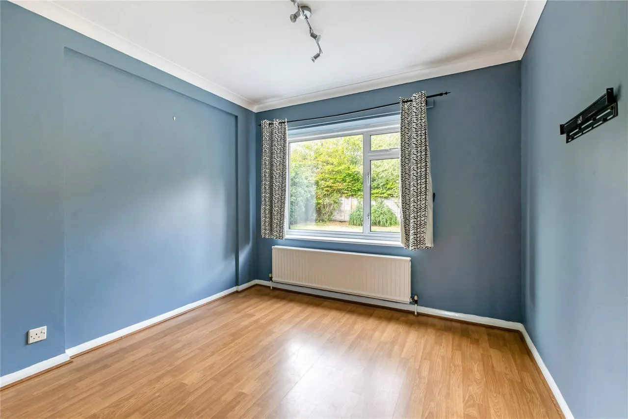 Conifers, Weybridge, Surrey, KT13, photo 10