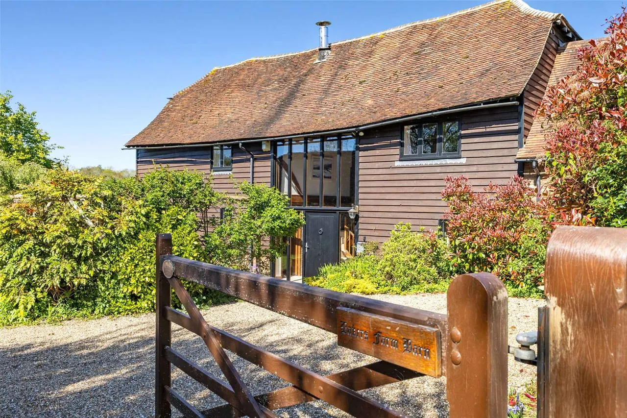 4 bed house for sale — Ladham Road, Goudhurst, Cranbrook, Kent, TN17 1LS
