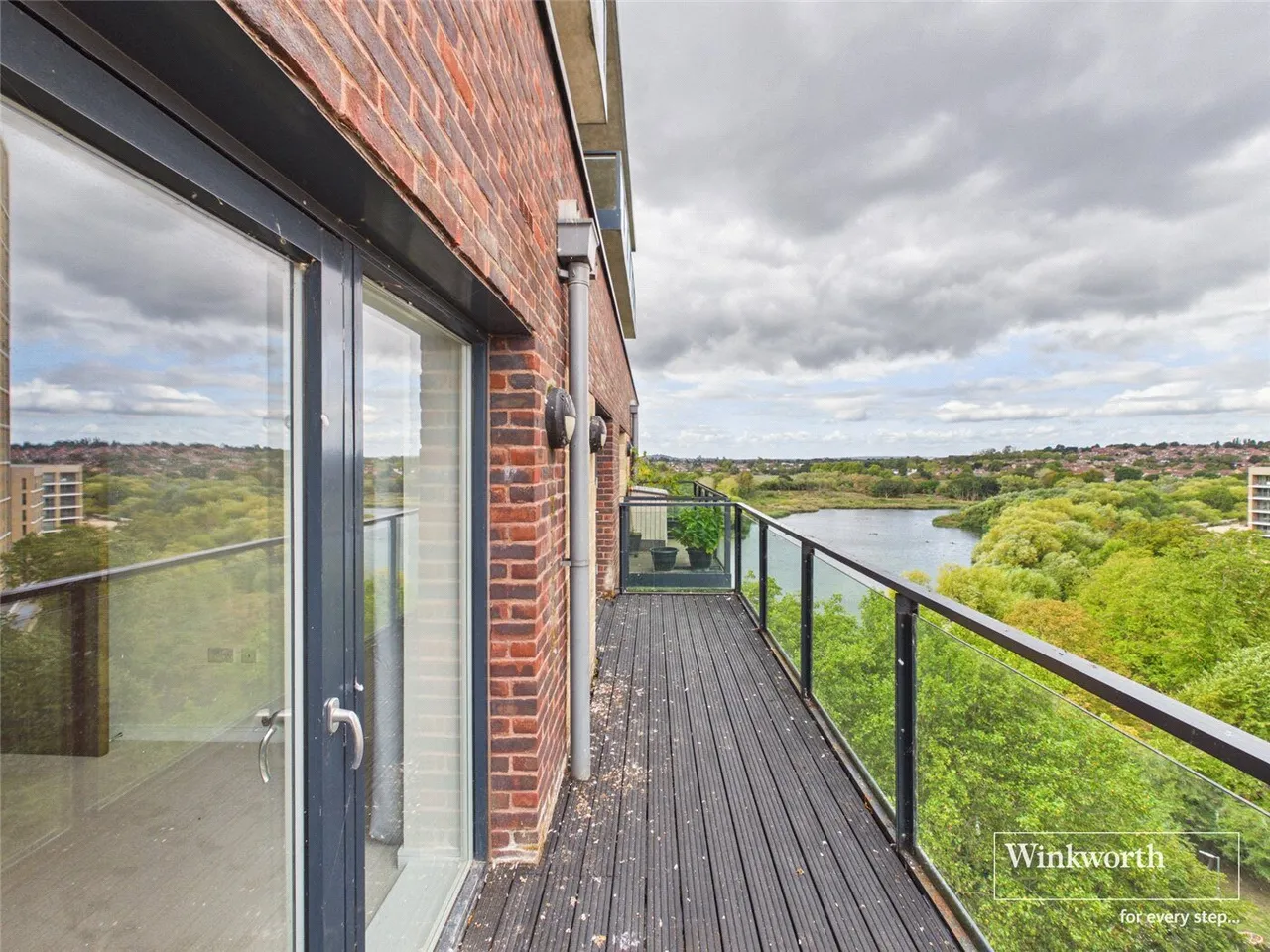 Shearwater Drive, London, NW9, photo 8