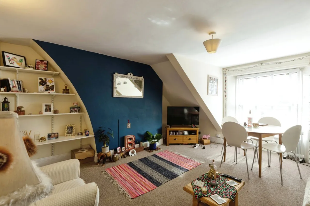 Old Bath Road, Cheltenham, GL53, photo 4