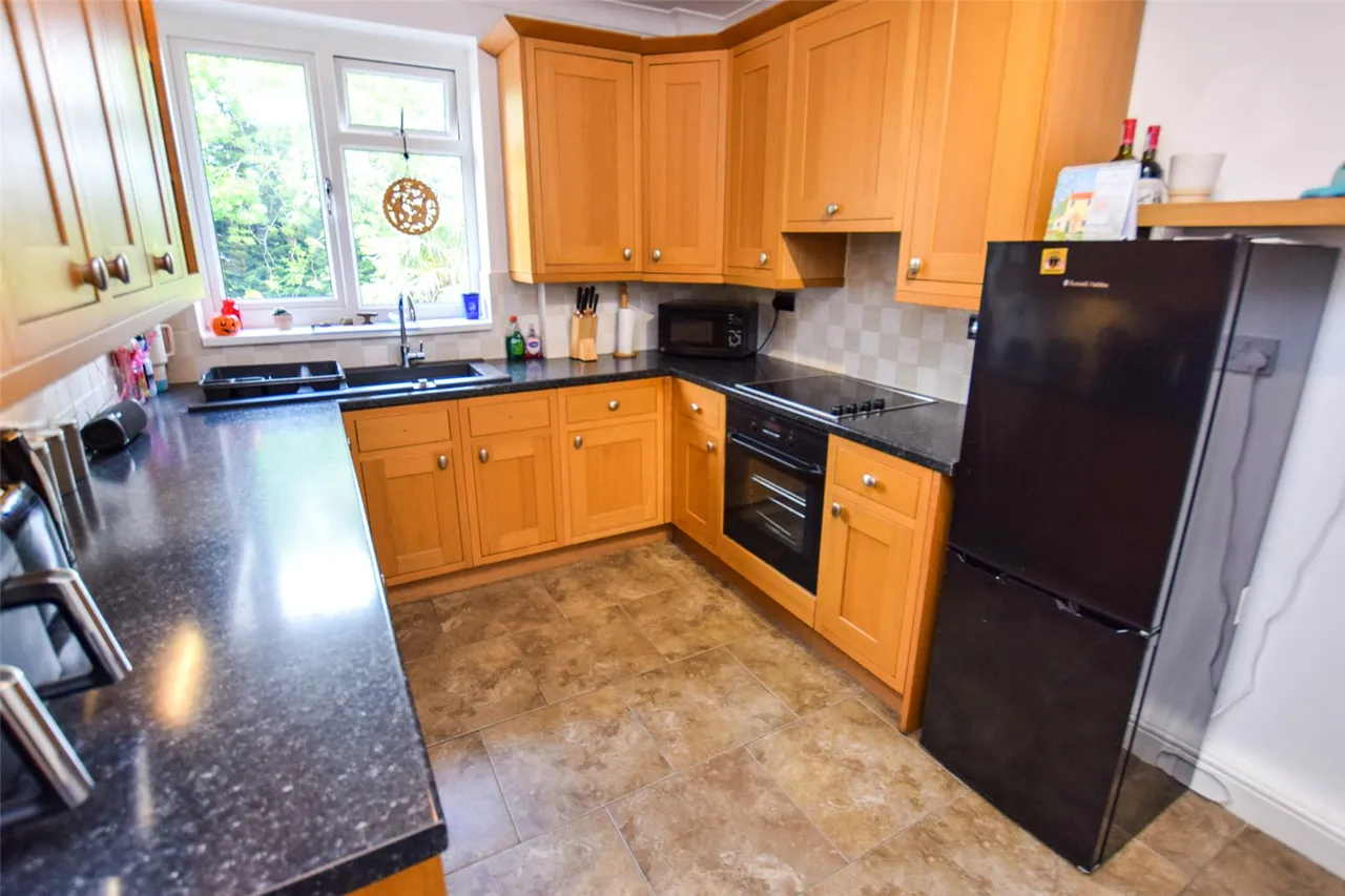 Beta Road, Farnborough, Hampshire, GU14 8PH, photo 2