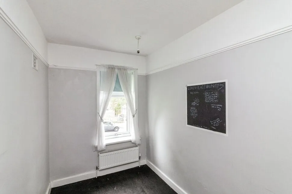 Bellhouse Road, Sheffield, South Yorkshire, S5, photo 6
