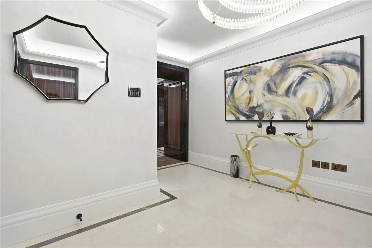 Whitehall Place, London, SW1A, photo 3