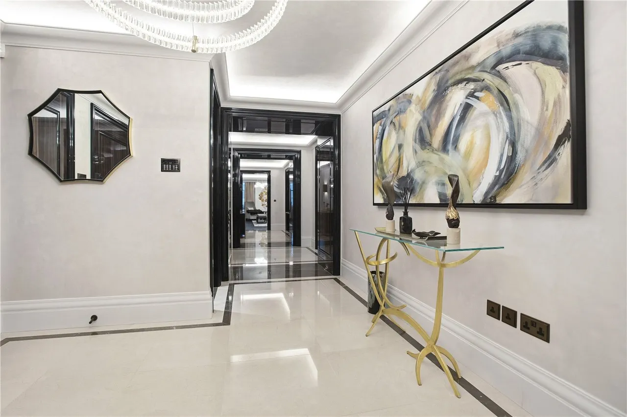 Whitehall Place, London, SW1A, photo 2