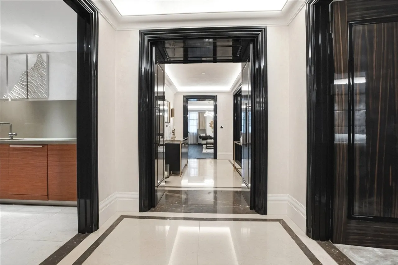 Whitehall Place, London, SW1A, photo 6