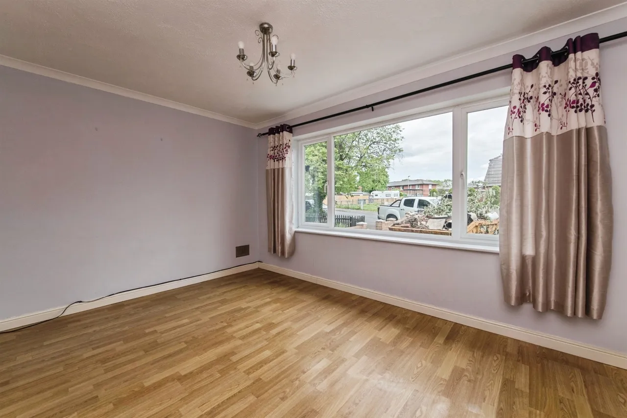 Queensway, Tiverton, photo 6