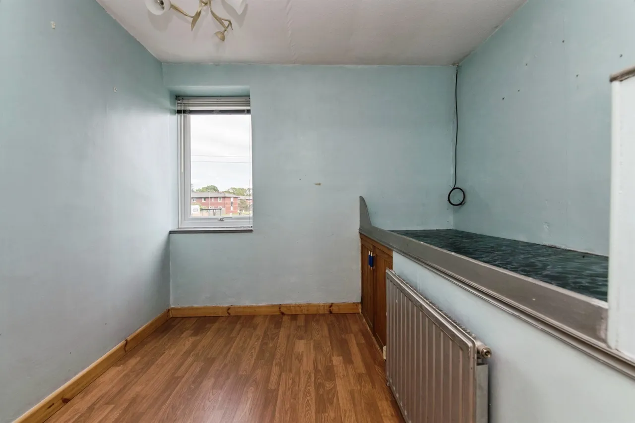 Queensway, Tiverton, photo 11