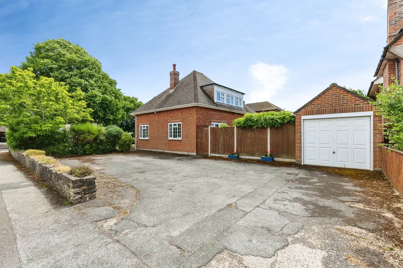 Holdenhurst Avenue, Bournemouth, BH7, photo 2