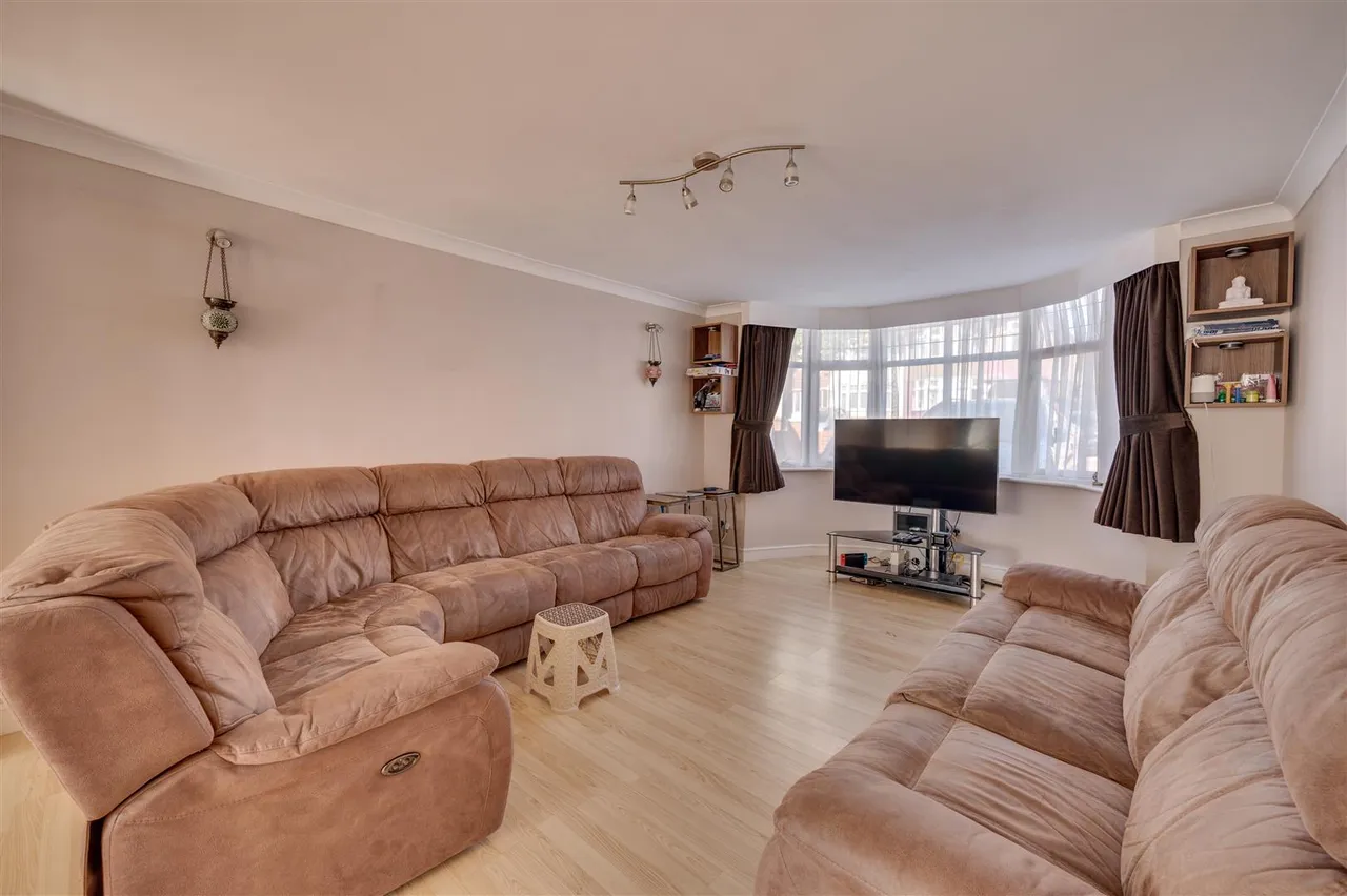 Ballogie Avenue, Neasden, NW10, photo 3