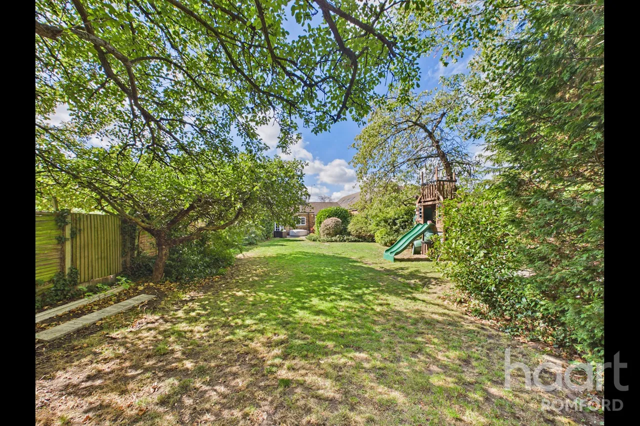 Manor Road, Romford, RM1, photo 27