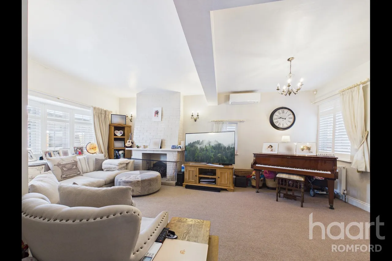 Manor Road, Romford, RM1, photo 2