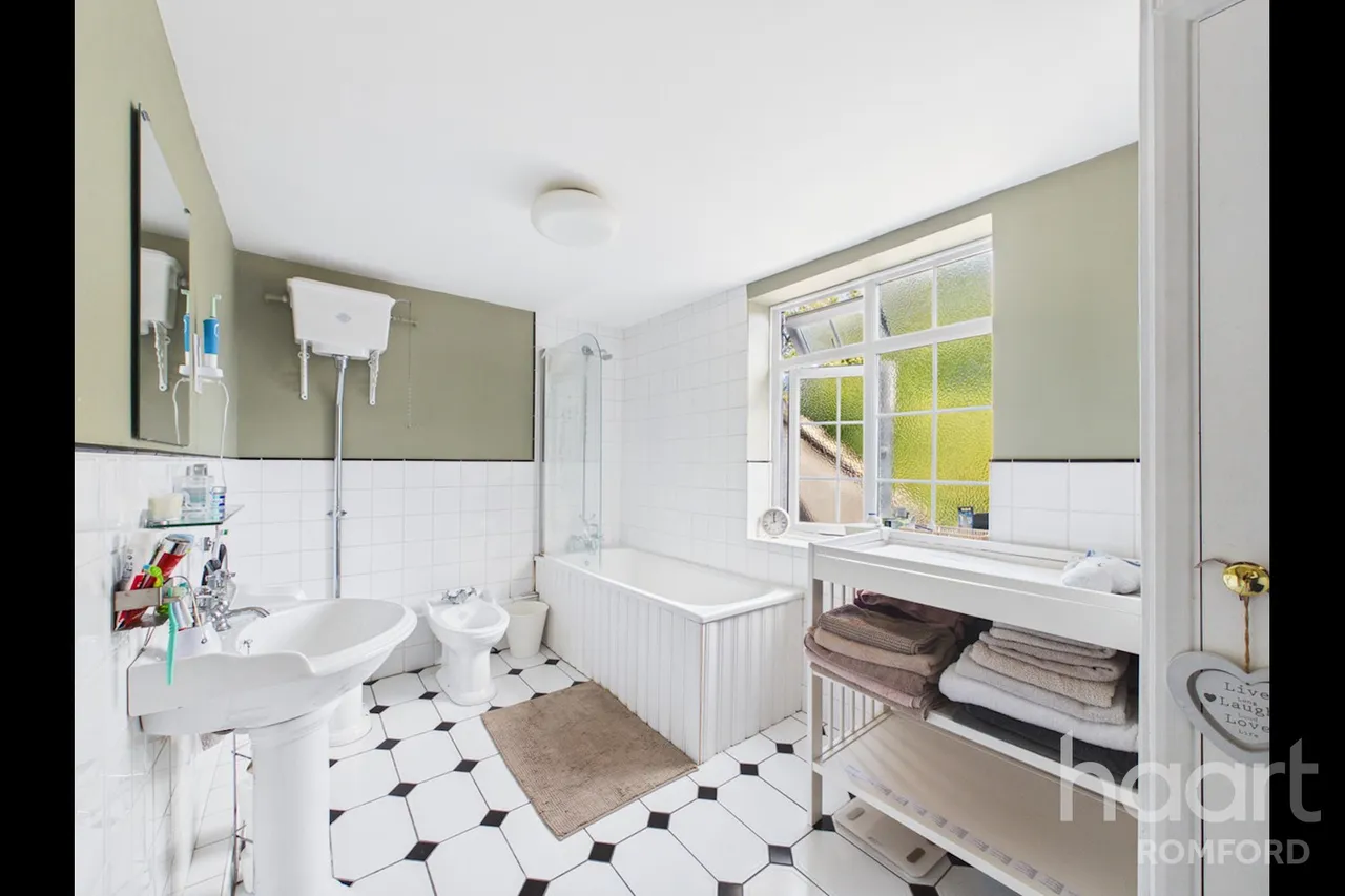 Manor Road, Romford, RM1, photo 21