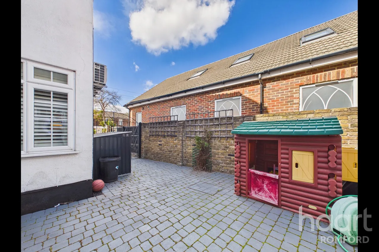 Manor Road, Romford, RM1, photo 23