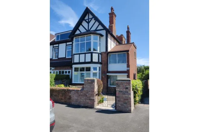 4 bed flat for sale, Holbeck Road, Scarborough, YO11