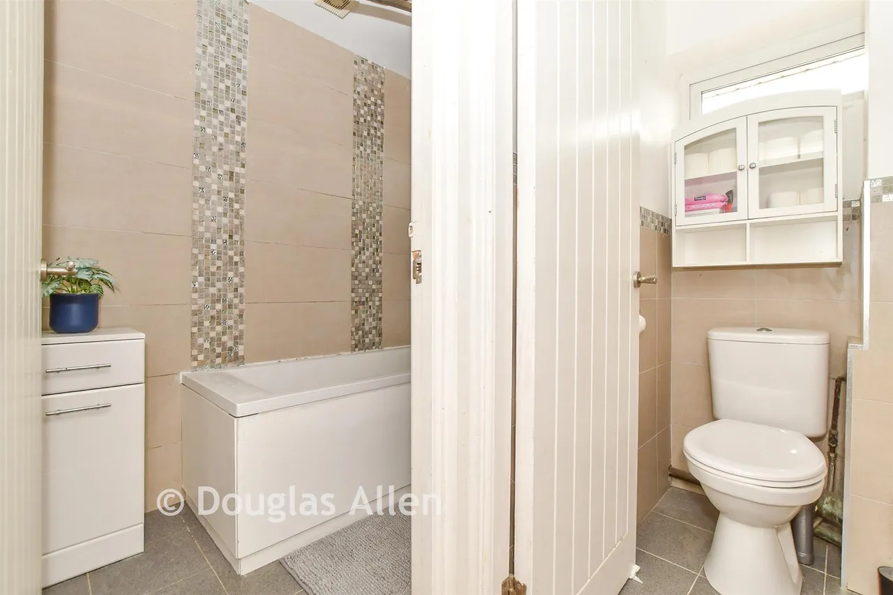 Eastley, Basildon, SS16, photo 7