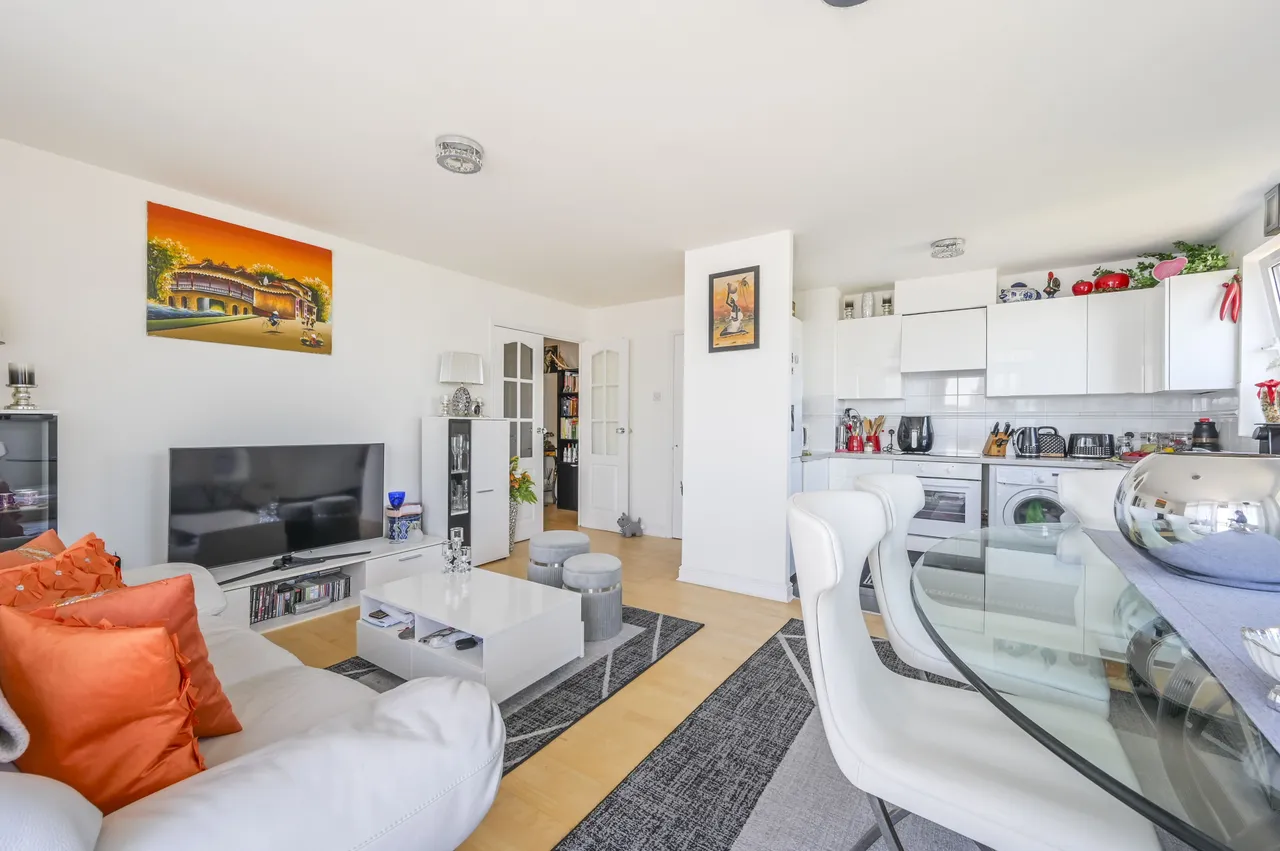 33 Sheerness Mews, London, photo 8