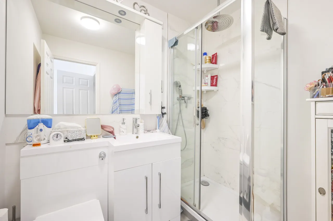 33 Sheerness Mews, London, photo 9