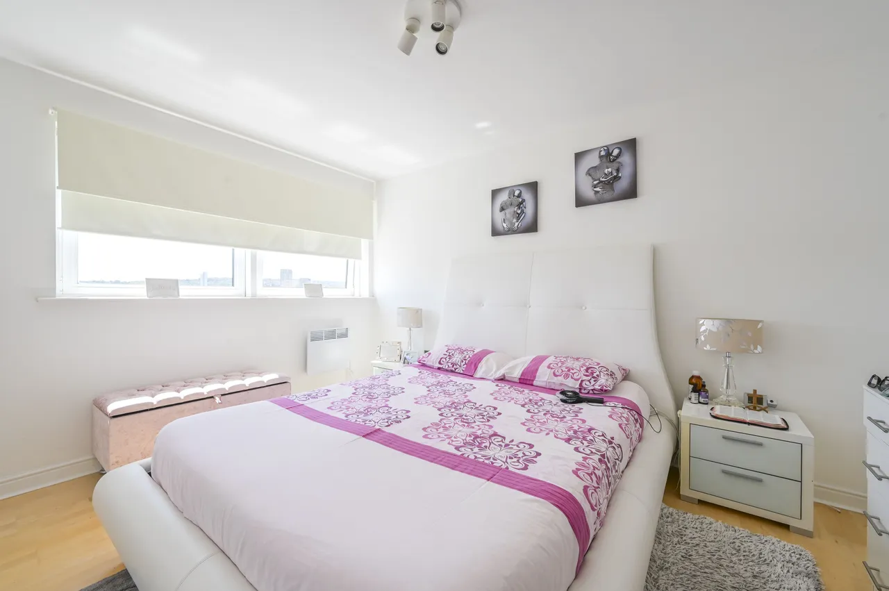 33 Sheerness Mews, London, photo 4