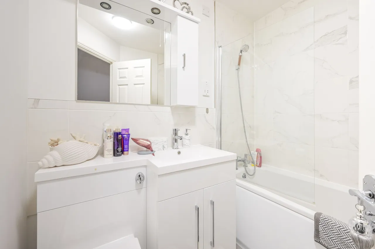 33 Sheerness Mews, London, photo 3