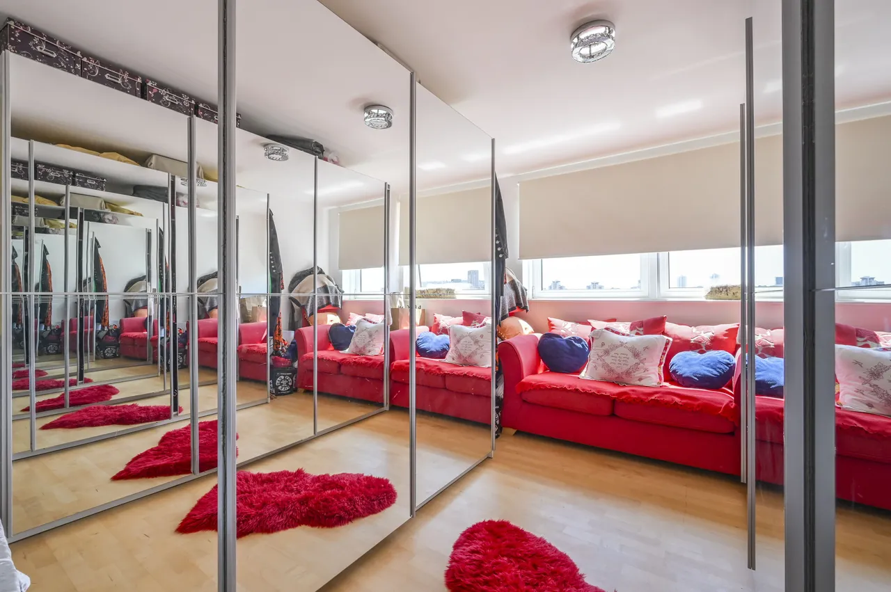 33 Sheerness Mews, London, photo 11