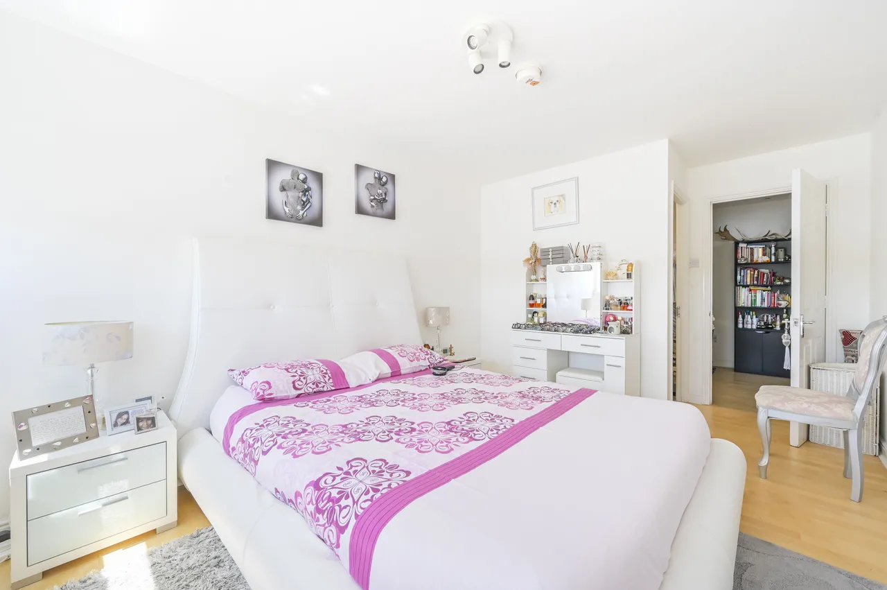 33 Sheerness Mews, London, photo 10
