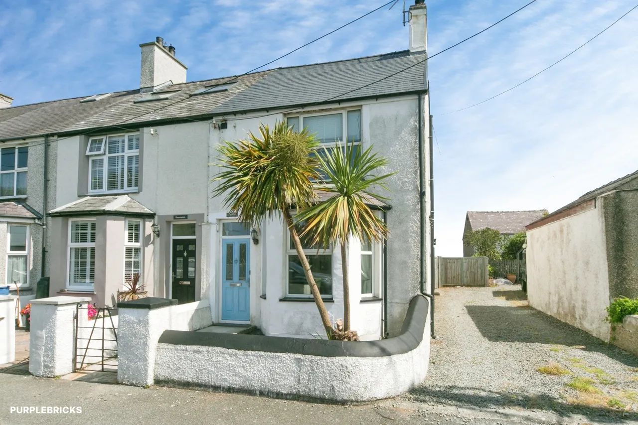 3 bed house for sale, Llanfaelog, Ty Croes, LL63
