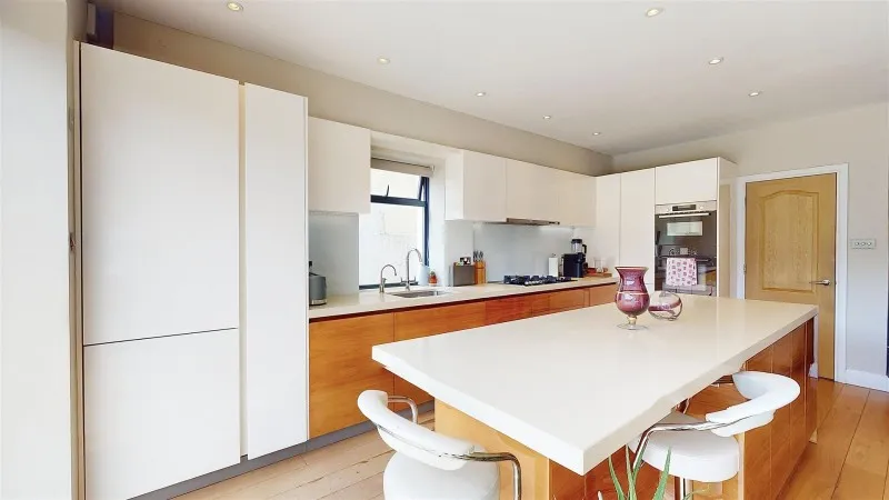 Great West Road, Isleworth, photo 19