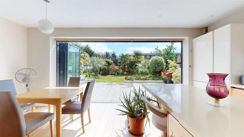 Great West Road, Isleworth, photo 14