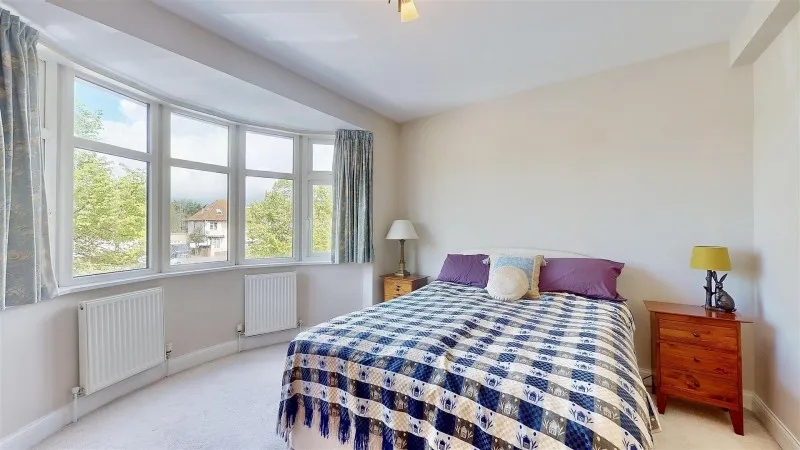 Great West Road, Isleworth, photo 6
