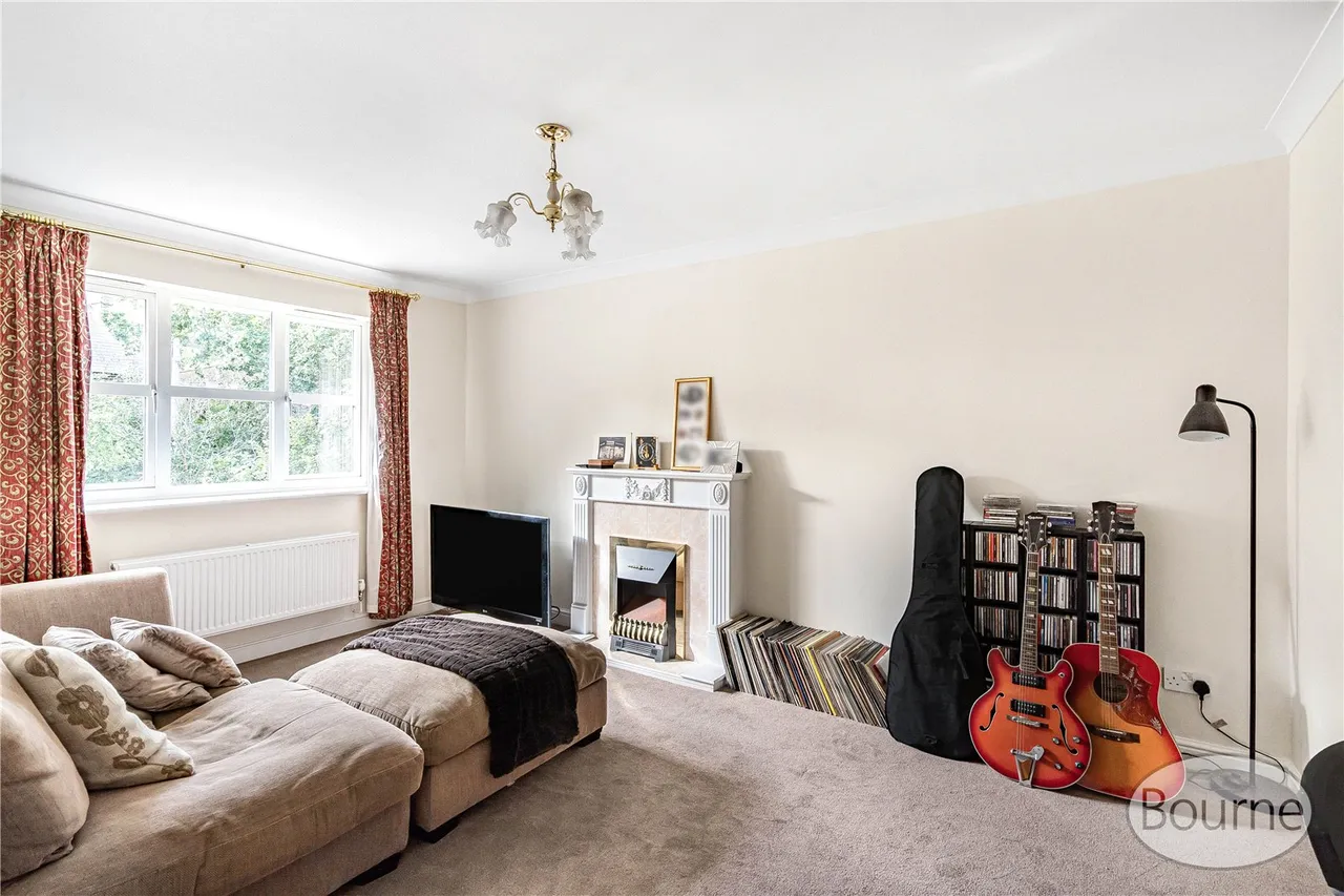 St. Johns Road, St Johns, GU21, photo 5