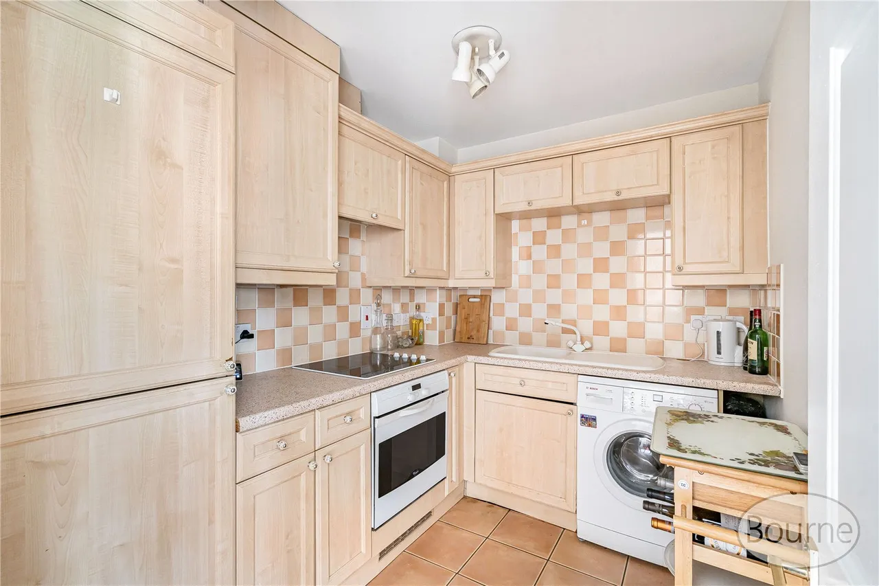 St. Johns Road, St Johns, GU21, photo 2