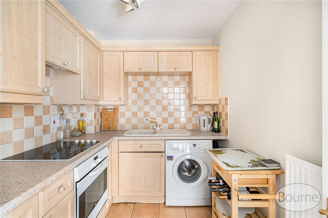 St. Johns Road, St Johns, GU21, photo 3