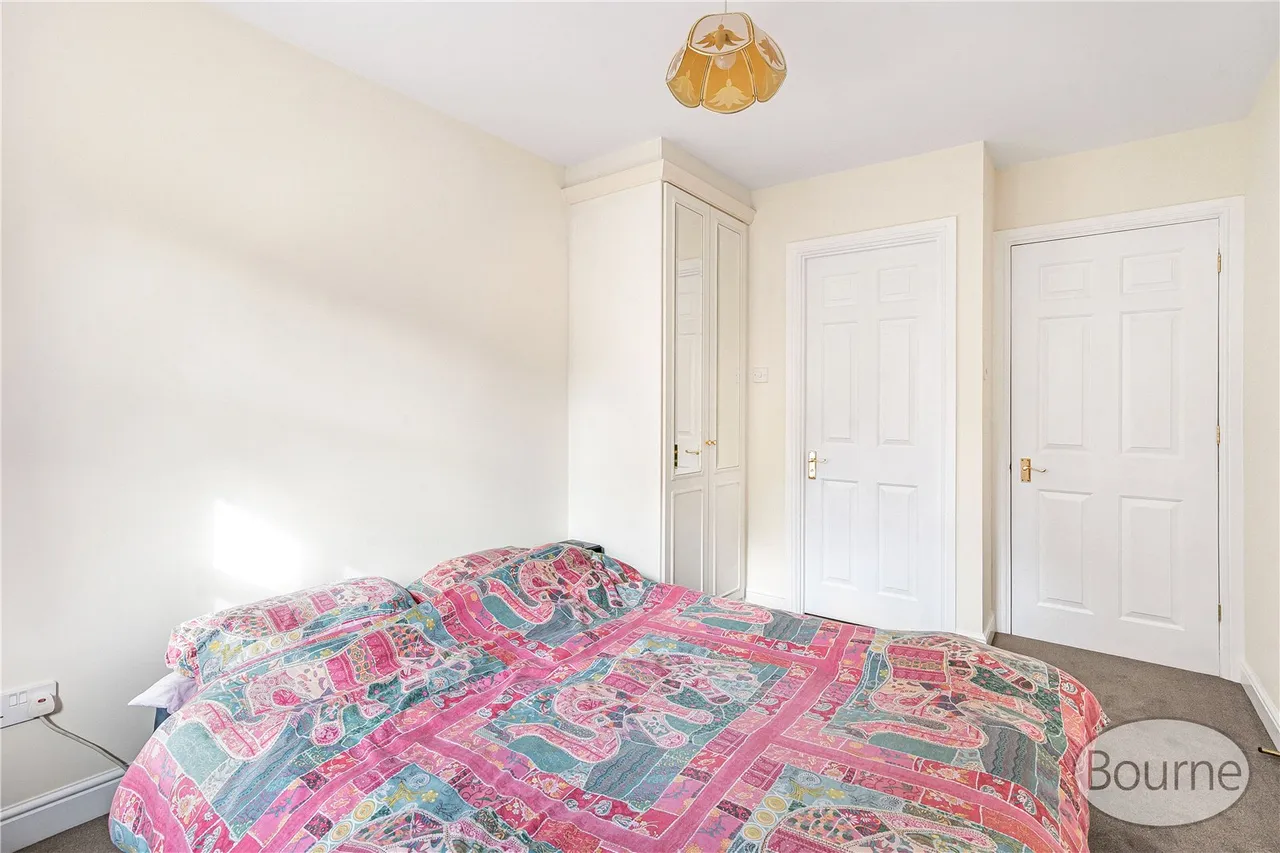 St. Johns Road, St Johns, GU21, photo 8