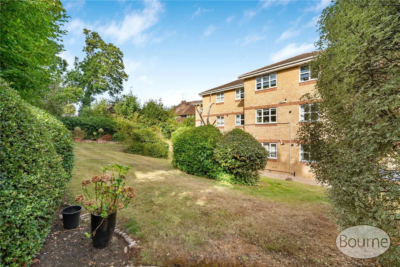 St. Johns Road, St Johns, GU21, photo 15