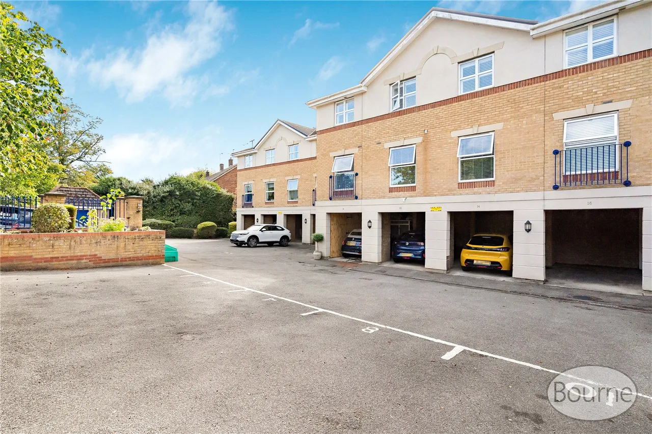 St. Johns Road, St Johns, GU21, photo 16