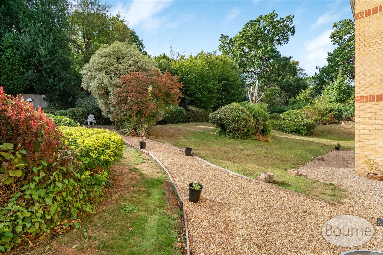 St. Johns Road, St Johns, GU21, photo 14