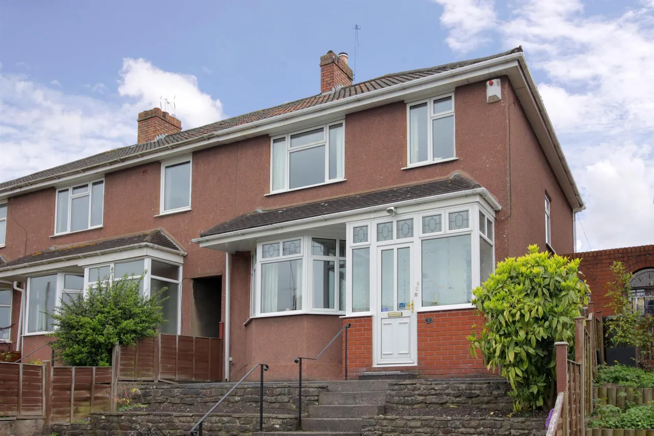 3 bed property to rent — Glebelands Road