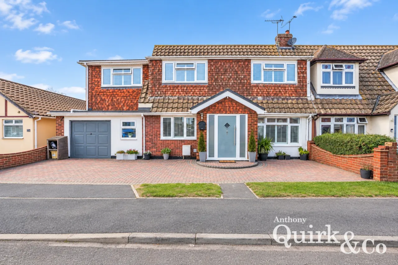 3 bed house for sale, Hallet Road, Canvey Island, SS8