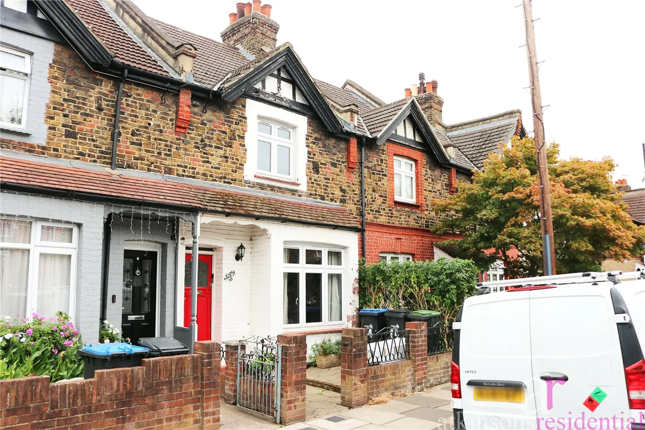 2 bed house for sale — Percival Road, Enfield, Middlesex, EN1 1QX