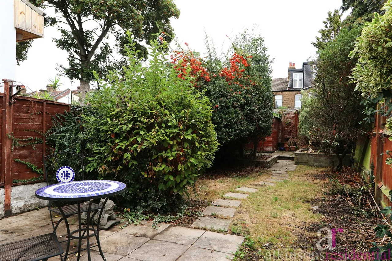 Percival Road, Enfield, Middlesex, EN1 1QX, photo 3