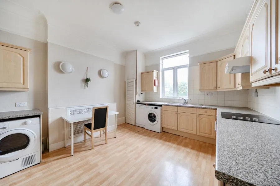 Weech Road, London, NW6, photo 6
