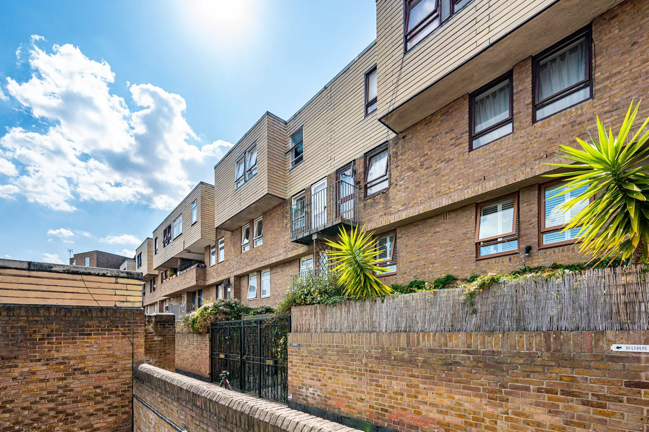 11 Burr Close, London, photo 8