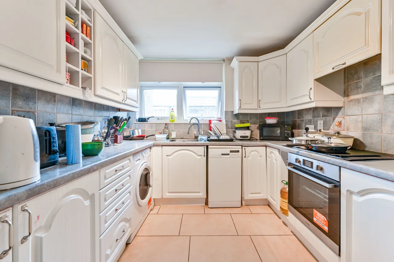 11 Burr Close, London, photo 2